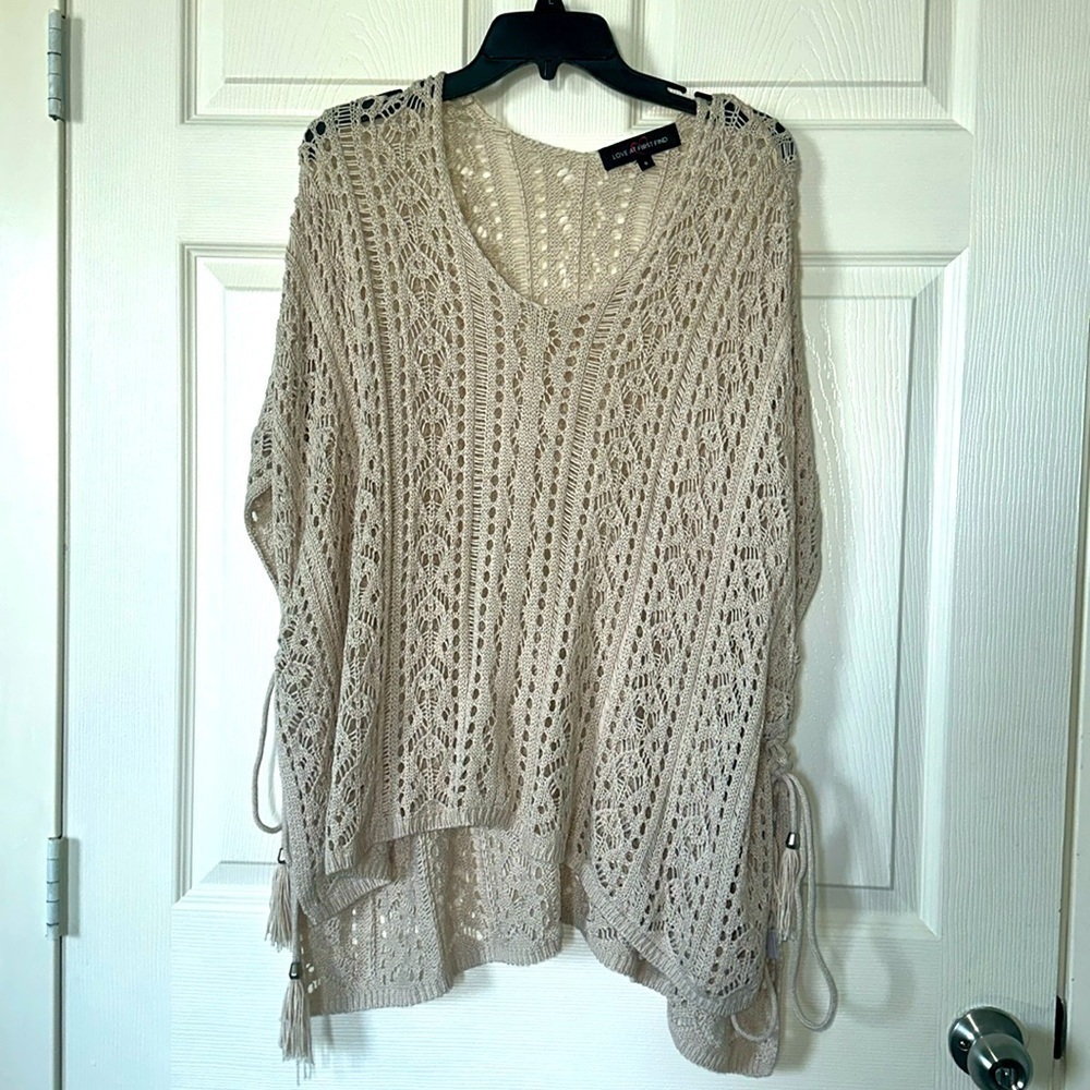 Love At First Find Sand Lace oversized Poncho Sz Small